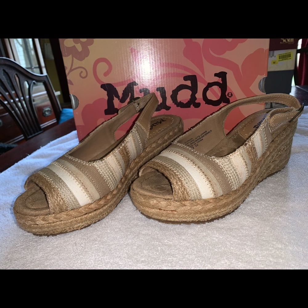 Mudd Open Toed Wedges